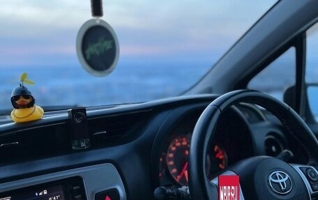 Toyota Vitz, 2015 год, 850 000 рублей, 3 фотография