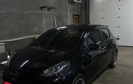Toyota Vitz, 2015 год, 850 000 рублей, 2 фотография
