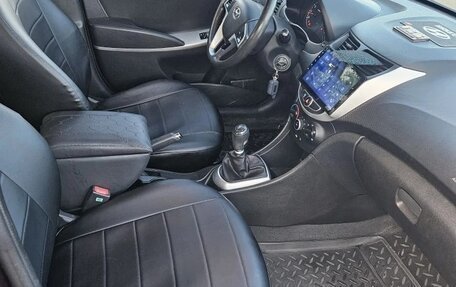 Hyundai Solaris II рестайлинг, 2013 год, 700 000 рублей, 4 фотография