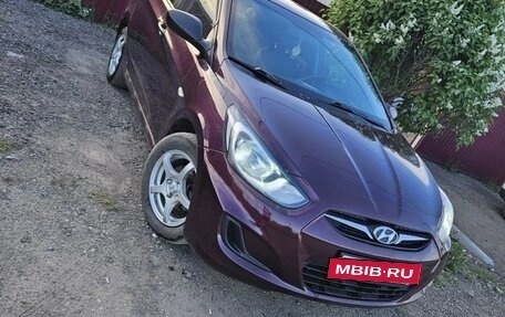 Hyundai Solaris II рестайлинг, 2013 год, 700 000 рублей, 3 фотография