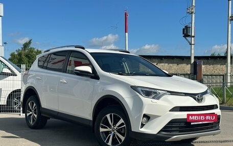 Toyota RAV4, 2016 год, 1 850 000 рублей, 8 фотография