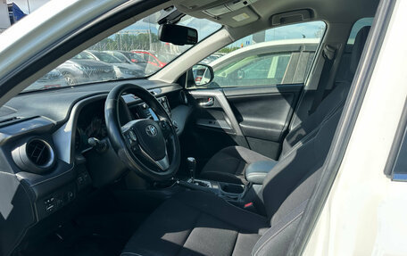 Toyota RAV4, 2016 год, 1 850 000 рублей, 10 фотография