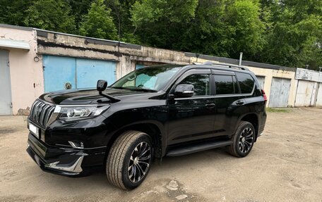 Toyota Land Cruiser Prado 150 рестайлинг 2, 2021 год, 6 500 000 рублей, 8 фотография