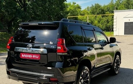 Toyota Land Cruiser Prado 150 рестайлинг 2, 2021 год, 6 500 000 рублей, 6 фотография