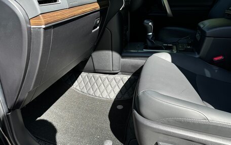 Toyota Land Cruiser Prado 150 рестайлинг 2, 2021 год, 6 500 000 рублей, 13 фотография