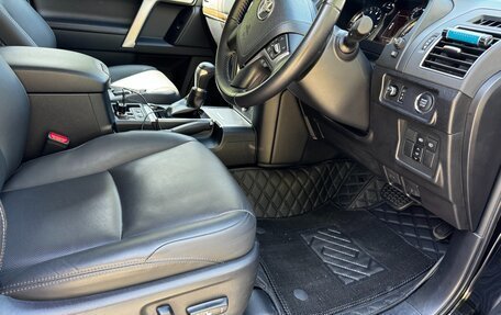 Toyota Land Cruiser Prado 150 рестайлинг 2, 2021 год, 6 500 000 рублей, 12 фотография