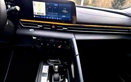 Hyundai Elantra, 2022 год, 1 480 000 рублей, 4 фотография