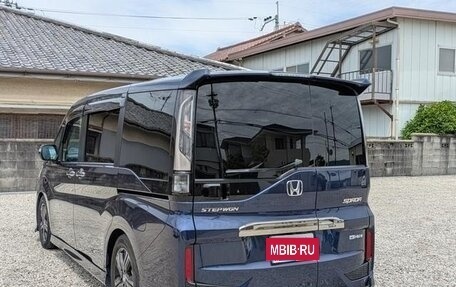 Honda Stepwgn IV, 2022 год, 1 880 000 рублей, 4 фотография