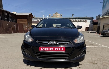 Hyundai Solaris II рестайлинг, 2011 год, 890 000 рублей, 2 фотография