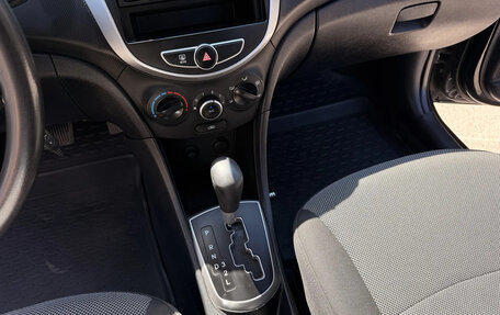 Hyundai Solaris II рестайлинг, 2011 год, 890 000 рублей, 13 фотография