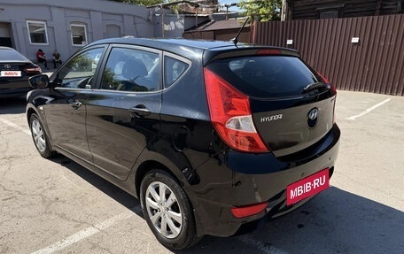 Hyundai Solaris II рестайлинг, 2011 год, 890 000 рублей, 8 фотография