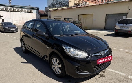 Hyundai Solaris II рестайлинг, 2011 год, 890 000 рублей, 3 фотография