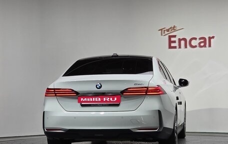 BMW 5 серия, 2023 год, 5 019 000 рублей, 4 фотография
