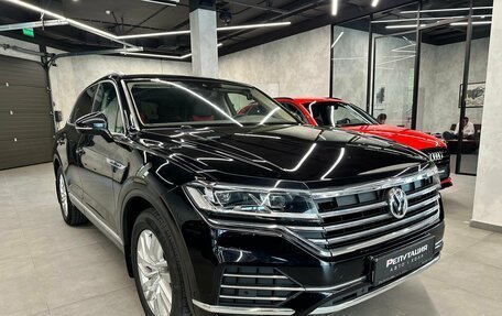 Volkswagen Touareg III, 2018 год, 4 100 000 рублей, 3 фотография