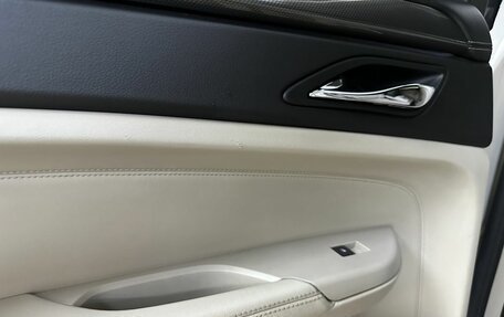 Cadillac SRX II рестайлинг, 2011 год, 1 202 000 рублей, 24 фотография