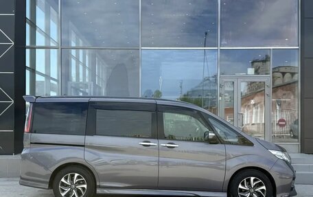 Honda Stepwgn IV, 2017 год, 1 770 000 рублей, 3 фотография