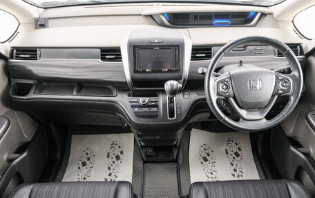 Honda Freed II, 2017 год, 1 549 000 рублей, 11 фотография