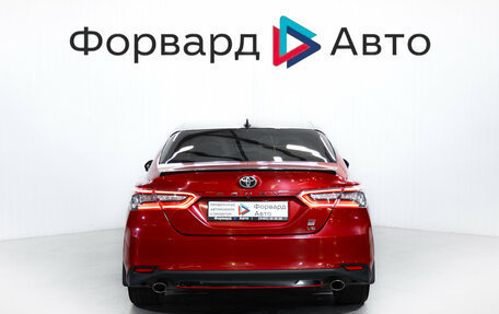 Toyota Camry, 2021 год, 3 099 000 рублей, 6 фотография