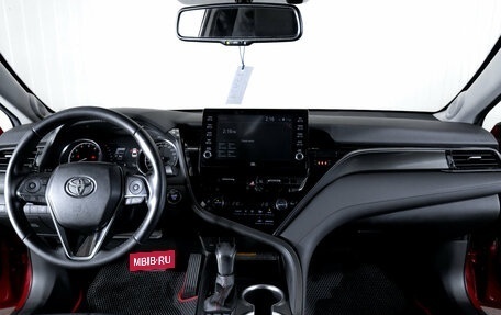 Toyota Camry, 2021 год, 3 099 000 рублей, 15 фотография
