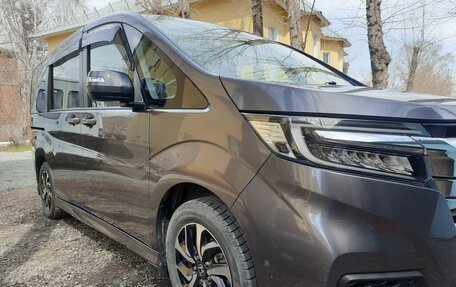 Honda Stepwgn IV, 2018 год, 2 680 000 рублей, 3 фотография