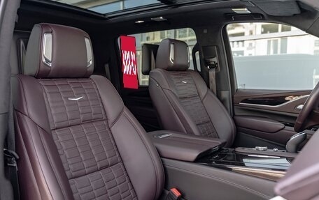 Cadillac Escalade V, 2024 год, 13 900 000 рублей, 25 фотография