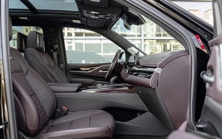 Cadillac Escalade V, 2024 год, 13 900 000 рублей, 24 фотография