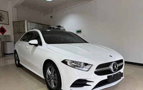 Mercedes-Benz A-Класс, 2022 год, 1 980 000 рублей, 3 фотография