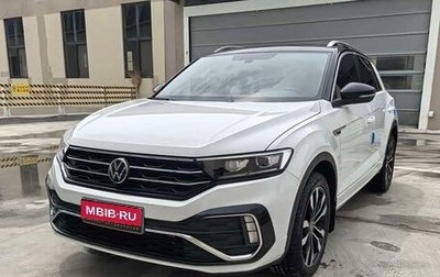 Volkswagen T-Roc I, 2023 год, 1 360 000 рублей, 1 фотография