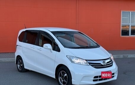Honda Freed I, 2013 год, 950 000 рублей, 4 фотография