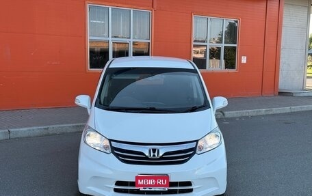 Honda Freed I, 2013 год, 950 000 рублей, 3 фотография