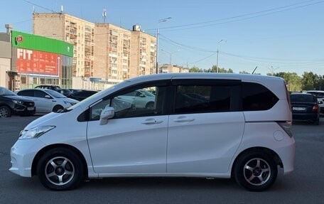 Honda Freed I, 2013 год, 950 000 рублей, 16 фотография