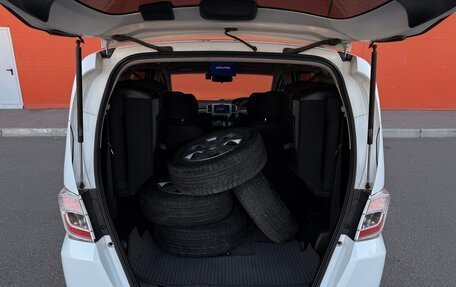 Honda Freed I, 2013 год, 950 000 рублей, 14 фотография