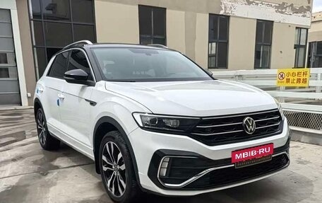 Volkswagen T-Roc I, 2023 год, 1 360 000 рублей, 3 фотография