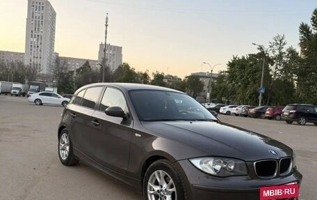 BMW 1 серия, 2008 год, 750 000 рублей, 2 фотография