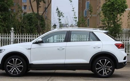Volkswagen T-Roc I, 2023 год, 1 400 000 рублей, 6 фотография