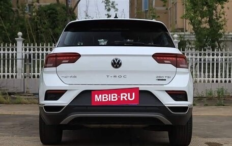 Volkswagen T-Roc I, 2023 год, 1 400 000 рублей, 5 фотография