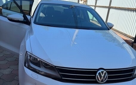 Volkswagen Jetta VI, 2016 год, 1 550 000 рублей, 1 фотография