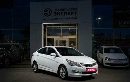 Hyundai Solaris II рестайлинг, 2015 год, 800 000 рублей, 1 фотография