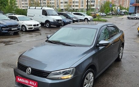 Volkswagen Jetta VI, 2013 год, 740 000 рублей, 2 фотография