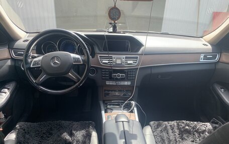 Mercedes-Benz E-Класс, 2013 год, 2 200 000 рублей, 10 фотография