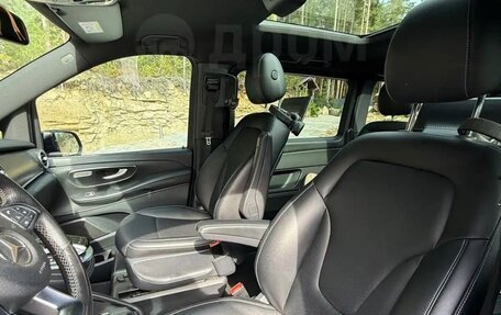Mercedes-Benz V-Класс, 2017 год, 4 500 000 рублей, 3 фотография