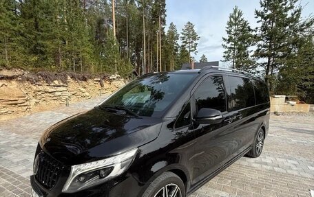 Mercedes-Benz V-Класс, 2017 год, 4 500 000 рублей, 4 фотография
