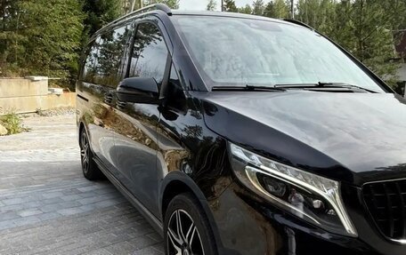 Mercedes-Benz V-Класс, 2017 год, 4 500 000 рублей, 2 фотография