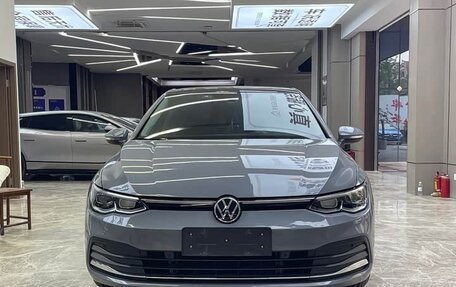 Volkswagen Golf VIII, 2021 год, 1 470 778 рублей, 2 фотография
