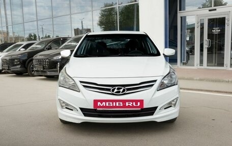 Hyundai Solaris II рестайлинг, 2015 год, 800 000 рублей, 3 фотография