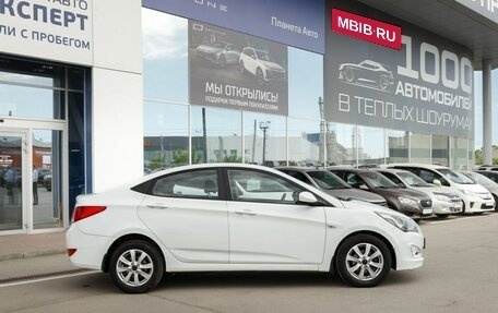 Hyundai Solaris II рестайлинг, 2015 год, 800 000 рублей, 5 фотография