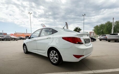 Hyundai Solaris II рестайлинг, 2015 год, 800 000 рублей, 8 фотография