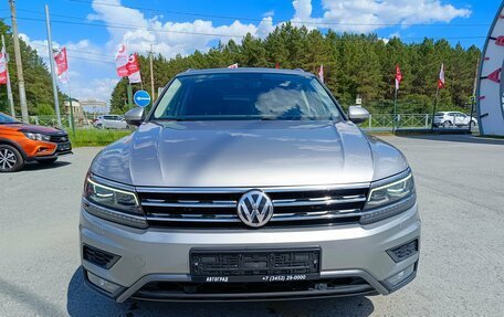 Volkswagen Tiguan II, 2018 год, 2 749 995 рублей, 2 фотография
