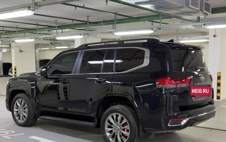 Toyota Land Cruiser, 2025 год, 21 000 000 рублей, 3 фотография