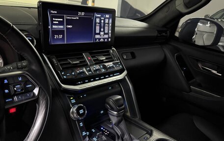 Toyota Land Cruiser, 2025 год, 21 000 000 рублей, 20 фотография